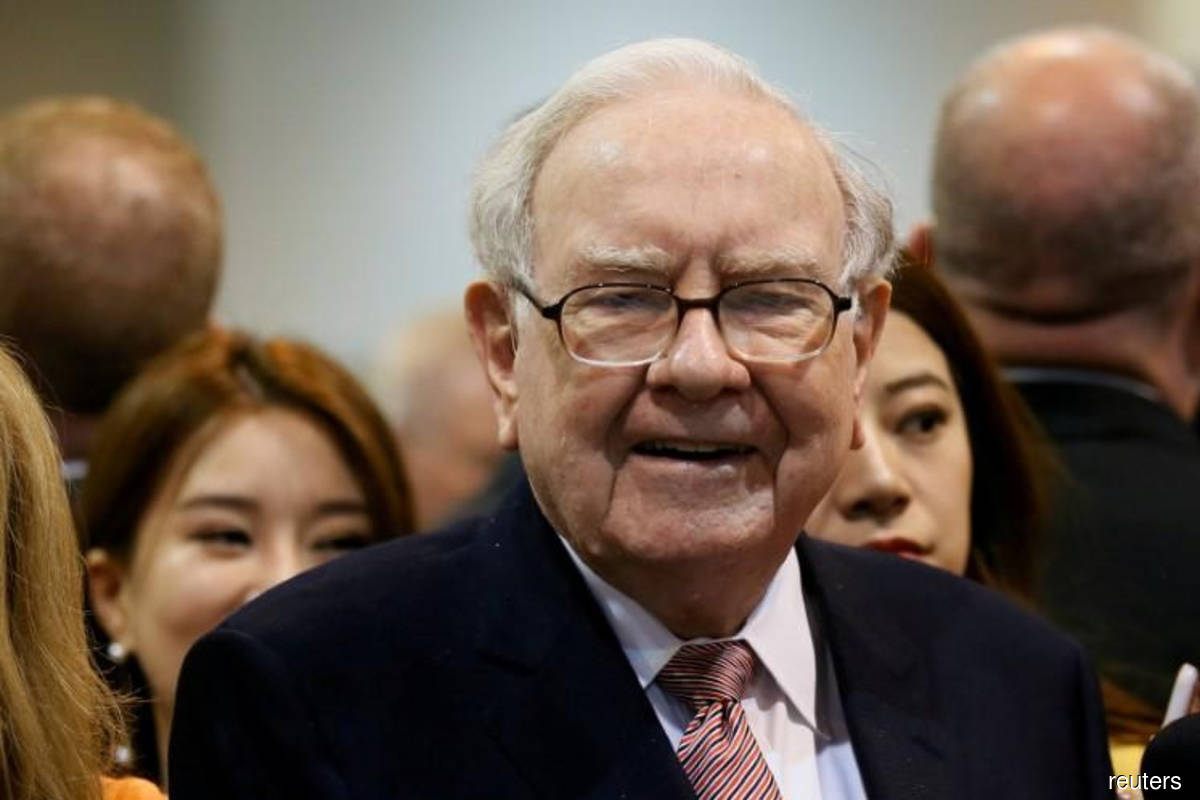 Buffett's Berkshire bought US$51b stock in first quarter; operating results flat